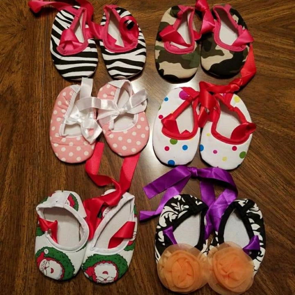 Clearance! NEW Crib Shoes Lot Size 3